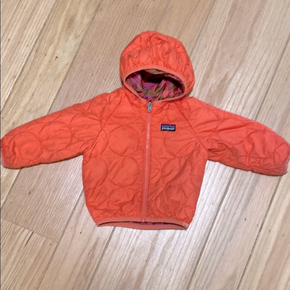 Patagonia jacket with  hood reversible
